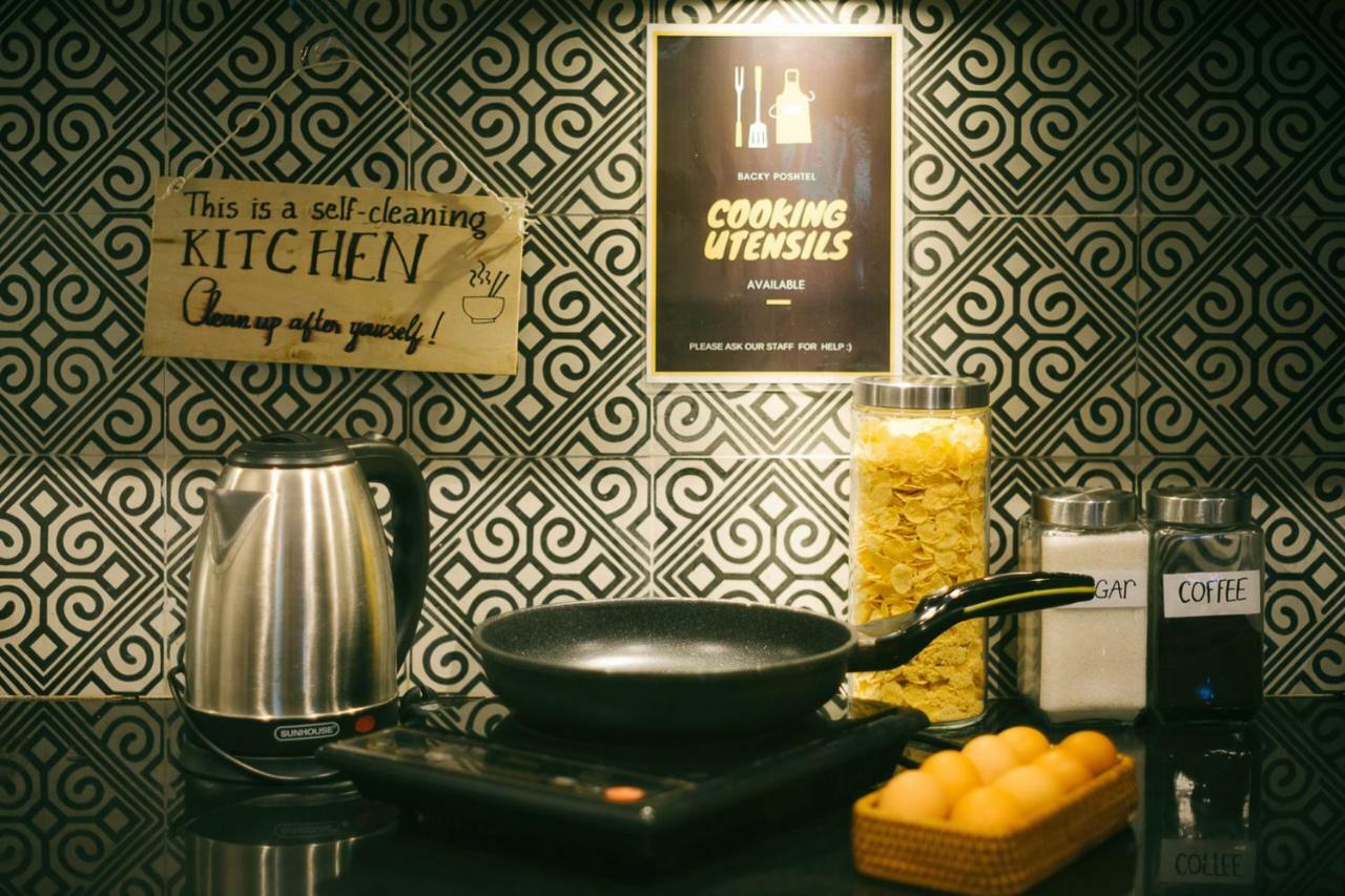 Backy Poshtel Vandrarhem Hanoi Exteriör bild